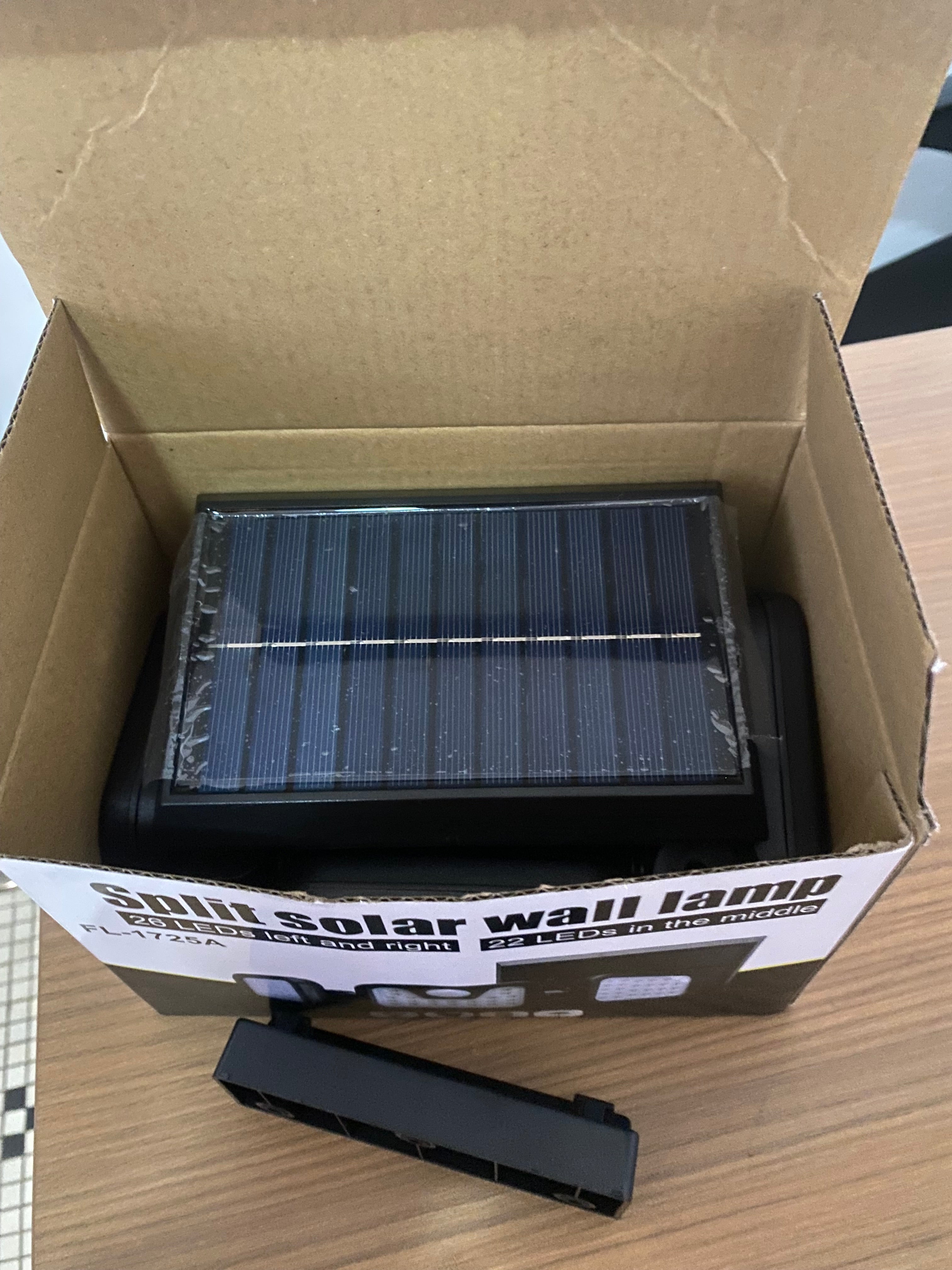 La sécurité de votre maison commence ici : Lampe Solaire Intelligente 74 LED